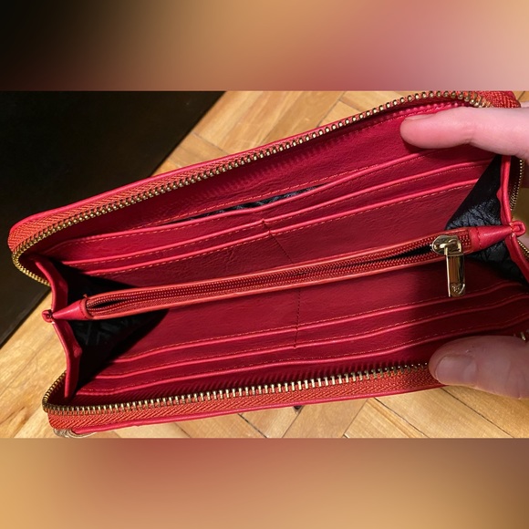 Captain Marvel Loungefly Wallet - Picture 3 of 3